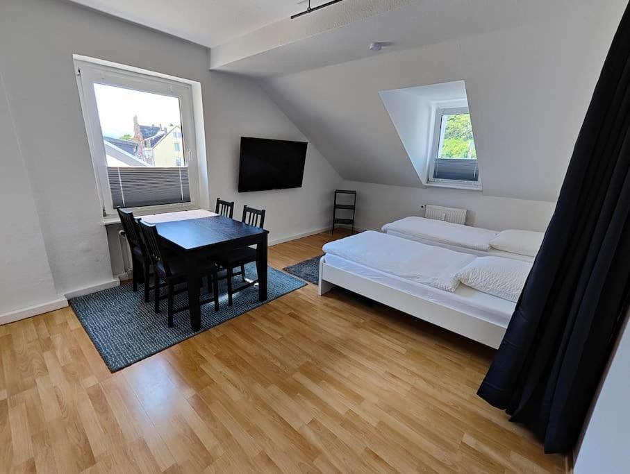 Sano - Bei Linda * Hagen (Arnsberg)